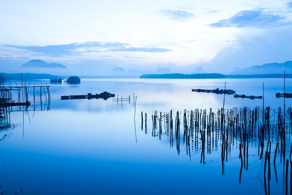 Frühmorgens in ban sam chong tai, phang nga, thailand — Stockfoto