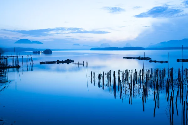 Frühmorgens in ban sam chong tai, phang nga, thailand — Stockfoto