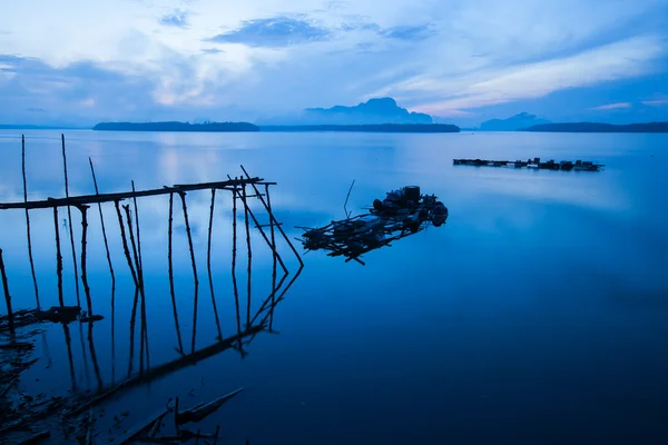 Wczesnym rankiem w Sam Ban Chong Tai, Phang Nga, Tajlandia — Zdjęcie stockowe