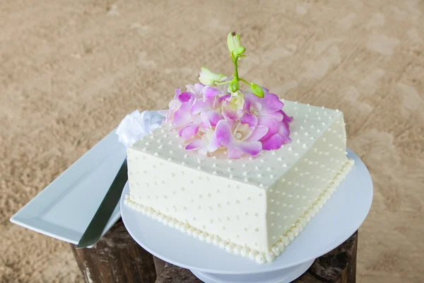 Configuración de pastel de boda en la playa — Foto de Stock