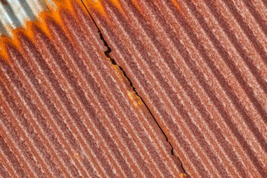 Paslı eski oluklu demir veya galvanizli demir amaç