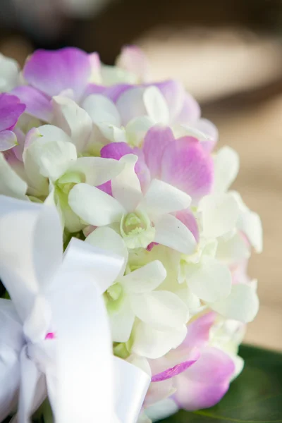 Configuration du bouquet de mariage sur la plage — Photo