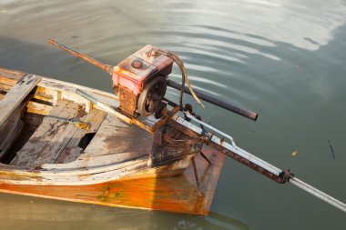 Tay uzun kuyruk balıkçı teknesi 