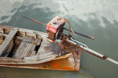 Tay uzun kuyruk balıkçı teknesi 