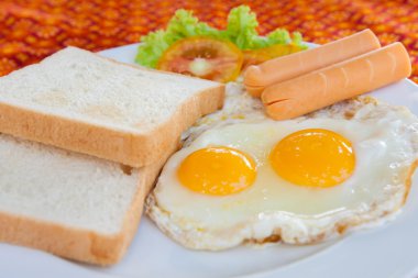 Restoranda Amerikan kahvaltı