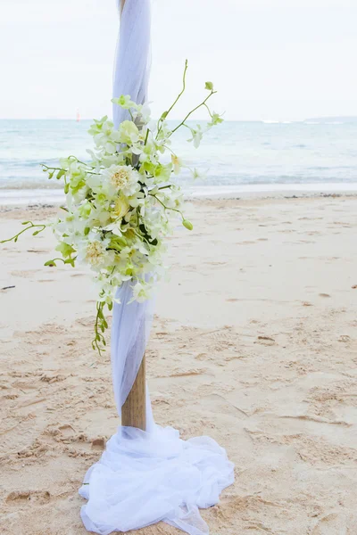 Matrimonio decorato sulla spiaggia matrimonio setup — Foto Stock