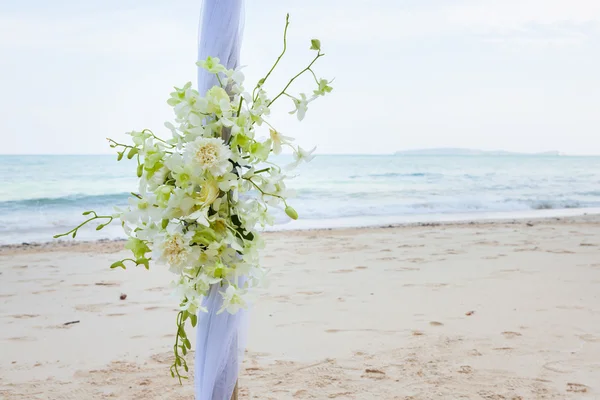 Matrimonio decorato sulla spiaggia matrimonio setup — Foto Stock