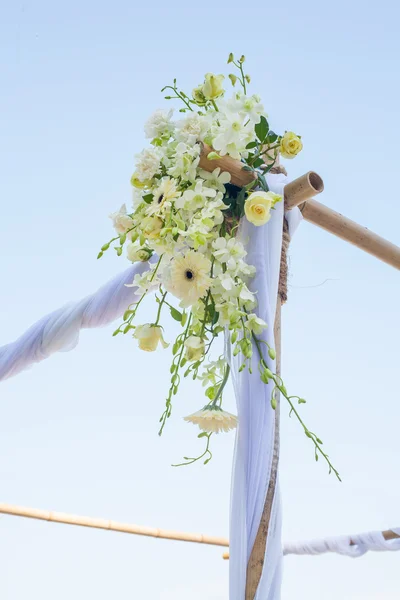 Bruiloft op strand bruiloft setup ingericht — Stockfoto