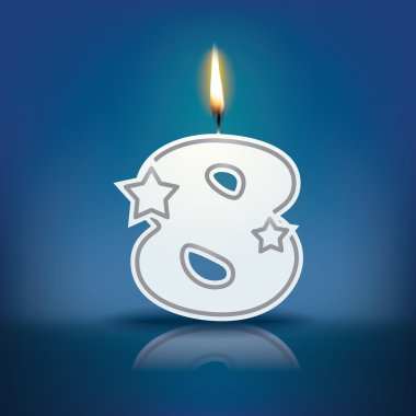 Alev ile 8 numaralı mum