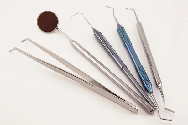 Groep Instrumenten Voor Diagnostiek Behandeling Van Tandheelkundige Aandoeningen Geïsoleerd Een — Stockfoto