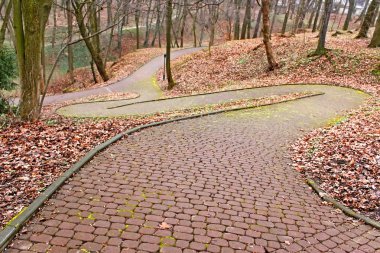 Park dik aşağı çalışır geçit açtı