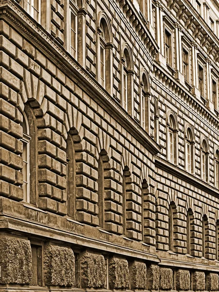 Oud gebouw in sepia — Stockfoto