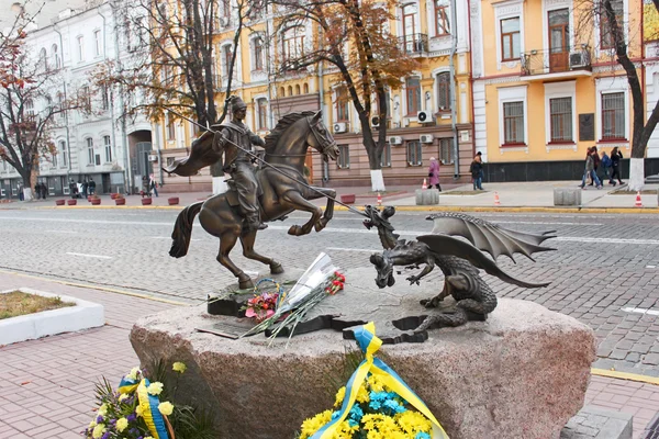 Rzeźbiarskiej kompozycji "Kozak zwycięzca" w Kijowie — Zdjęcie stockowe