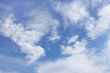 Çeşitli formları şaşırtıcı bulutlar