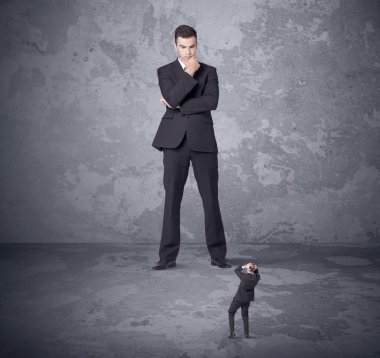 Büyük patron küçük iş arkadaşı arıyorum