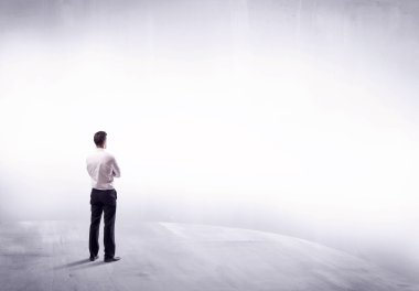 Dikiz duran iş kişi