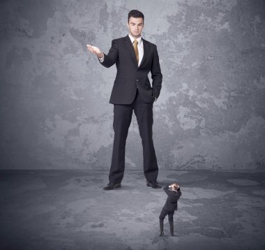 Büyük patron küçük iş arkadaşı arıyorum