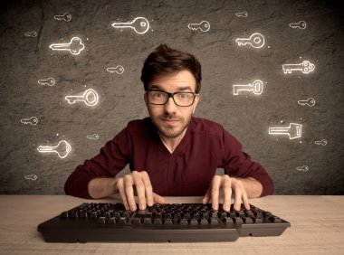Hacker inek adam ile çizilmiş parola anahtar taşı