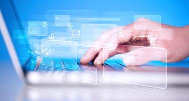 Yüksek teknolojili tuşlarla klavyeye dokunmak