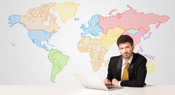 Hombre de negocios con fondo de mapa del mundo colorido —  Fotos de Stock