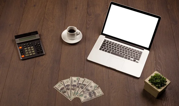 Business skrivbord med kontorsmateriel och modern laptop vit backg — Stockfoto