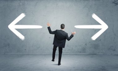 Yolu seçen kafası karışık bir iş adamı