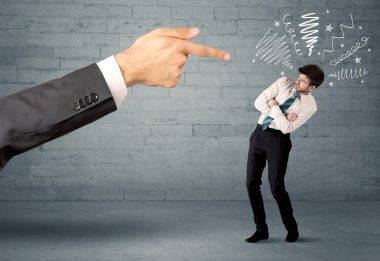 Profesyonel olmayan satıcı ateş olmak
