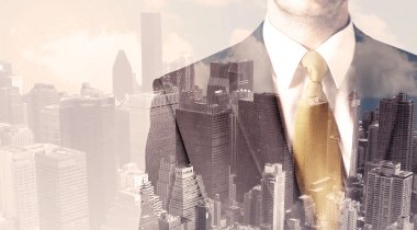 Şehir manzarası örtüşen yakışıklı bir iş adamı.