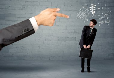 Profesyonel olmayan satıcı ateş olmak