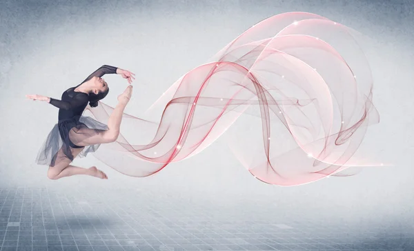 Танцующий артист балета с абстрактным вихрем — стоковое фото