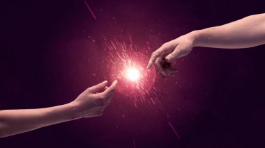 Dokunan eller uzayda ışıldar