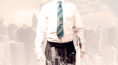 Şehir manzarası örtüşen yakışıklı bir iş adamı.