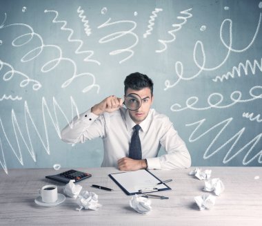 Yorgun ofis çalışanı ile çizilmiş dağınık satırları