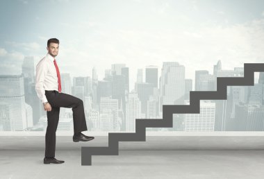 İş kişi önünde bir merdiven