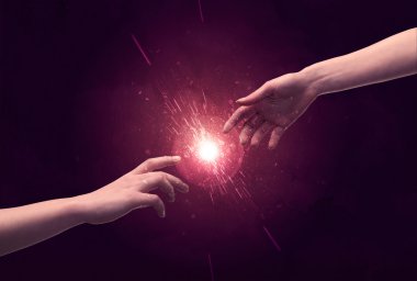 Dokunan eller uzayda ışıldar