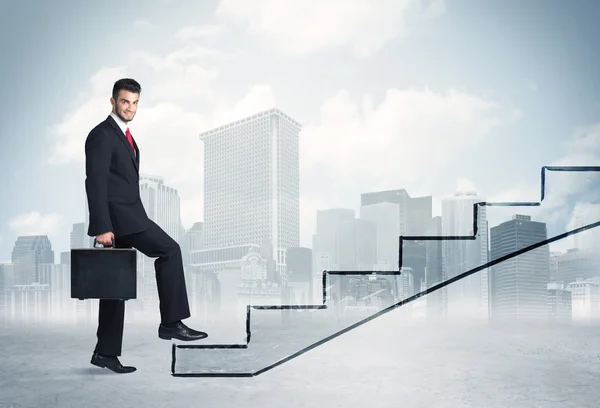 Empresário em frente a uma escadaria — Fotografia de Stock