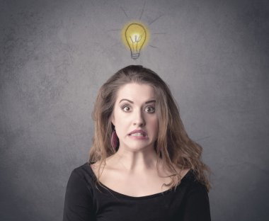 komik yüz ifadesi ile kız