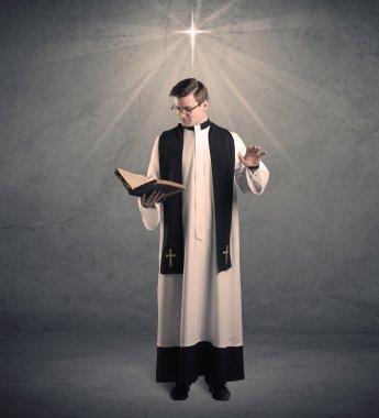 onun nimet veren genç rahip