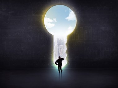 işadamı büyük bir anahtar arıyorum 