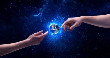 Eller uzayda Dünya 'ya dokunuyor