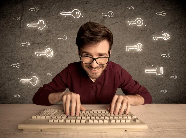 Hacker nerd cara com chaves de senha desenhada — Fotografia de Stock