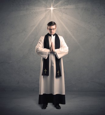 onun nimet veren genç rahip