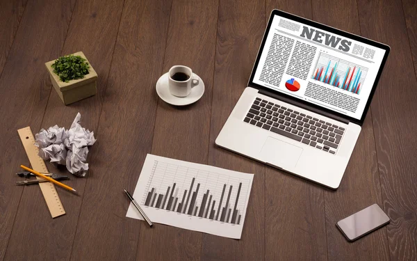 Computer laptop on desk with office accessories — Stock Photo, Image