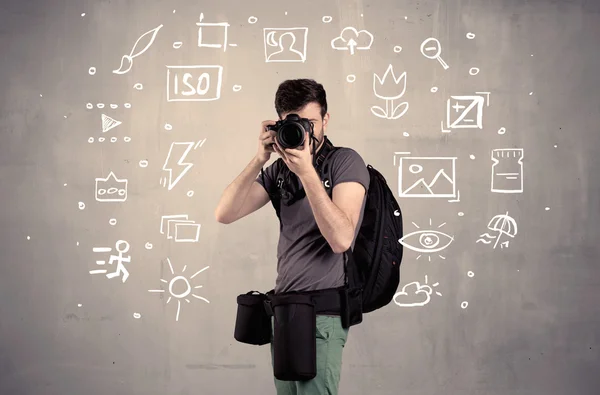 Fotograaf leert camera te gebruiken — Stockfoto