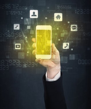 el ile altın perde smartphone tutarak