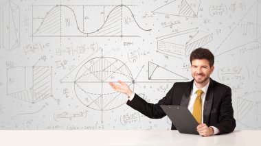 İş hesaplamaları geçmişi olan bir iş adamı
