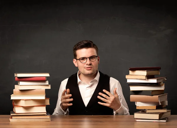 Profesor con libros —  Fotos de Stock