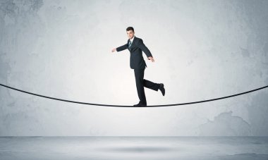 Satış adam sıkı ipe Dengeleme