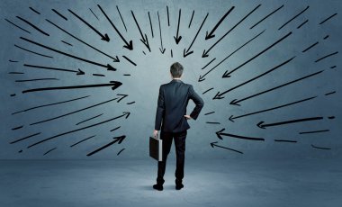 Ayakta duran erkek bir hata yaptı.