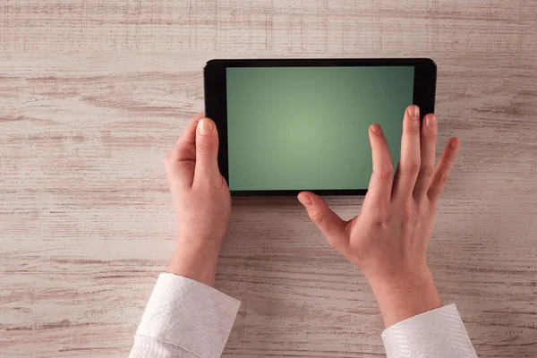 Business mani che tengono tablet — Foto Stock